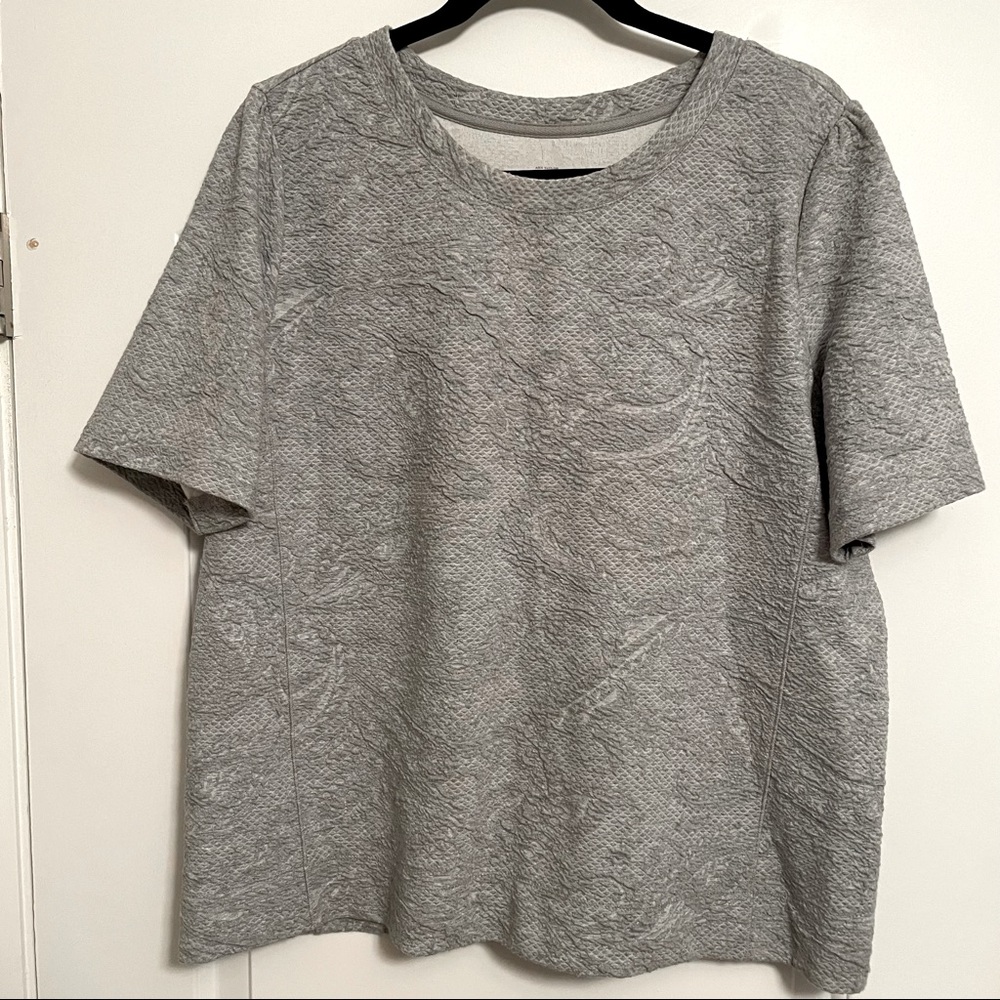 Ann Taylor LOFT women’s Lace Print Short Sleeve Top / Sweater/ Blouse Size XL
